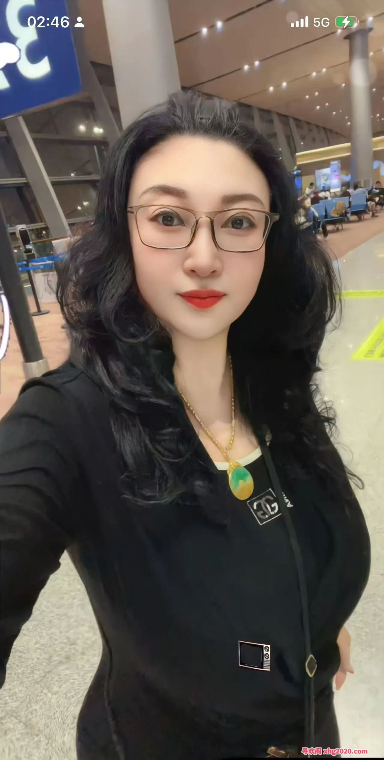 爆乳眼镜少妇