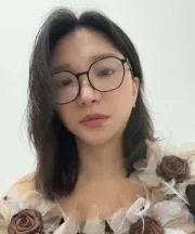 上城眼镜少妇小画