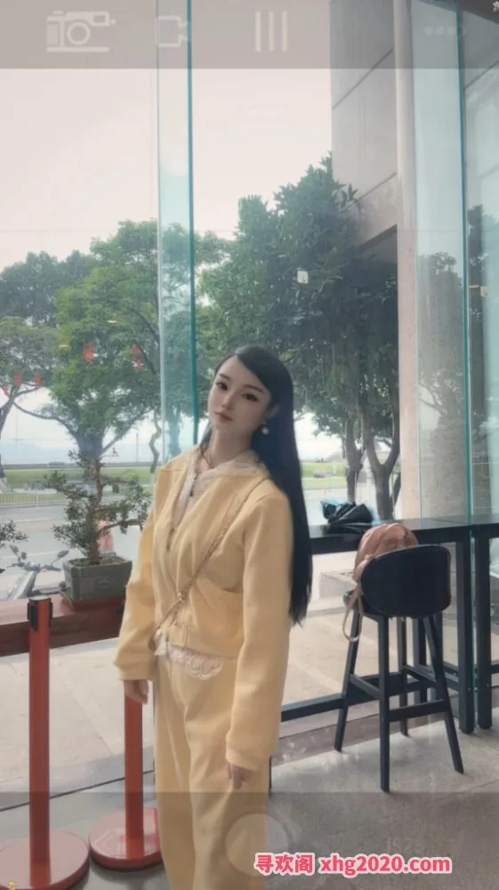 美妆店店主美美