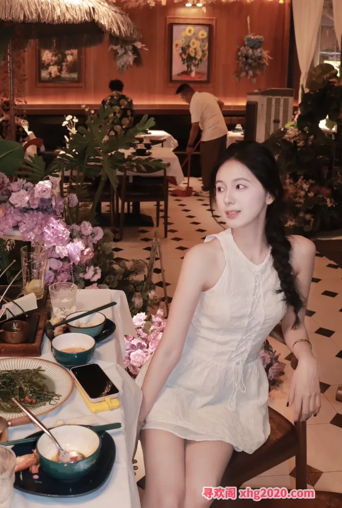 白云颜值嫩妹米拉拉