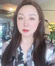 风骚会弹古筝的老师