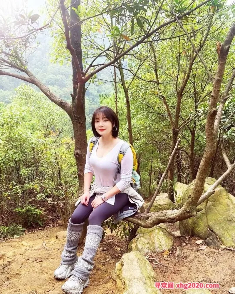大学公园里老熟女