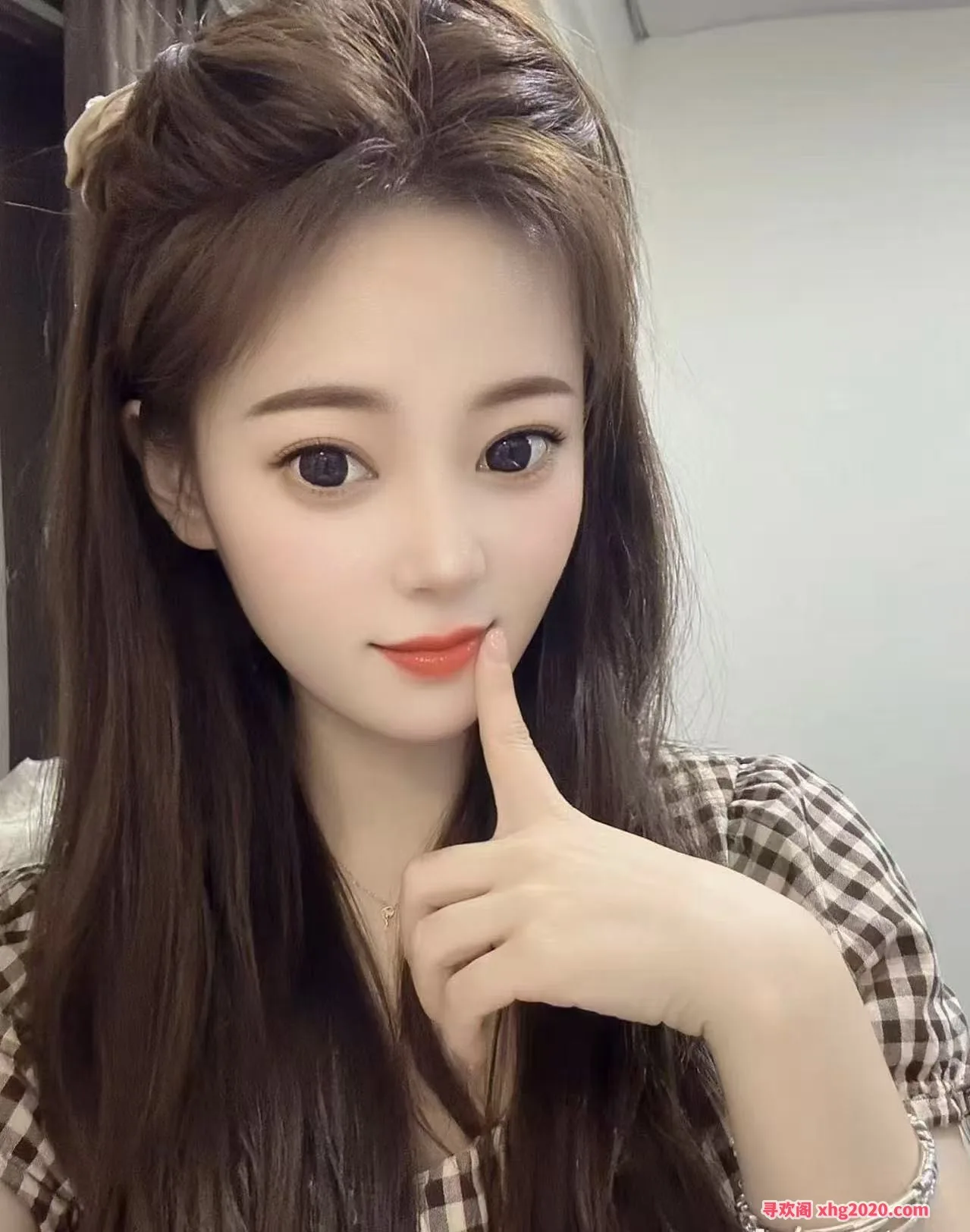 经四路万达鸿景苑新到小嫩妹儿
